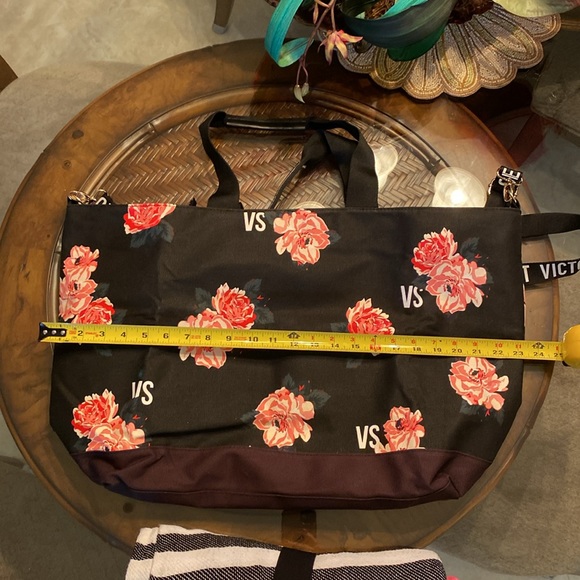 Victoria secret tote and blanket - Picture 2 of 7